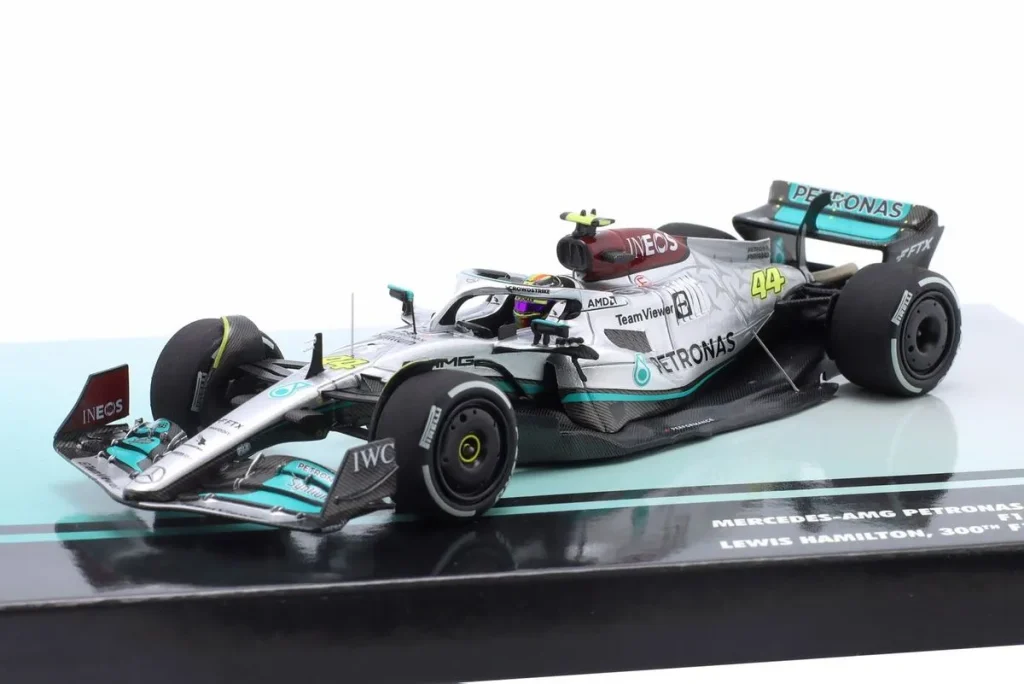Model 1:43 Mercedes-AMG F1 W13 E Performance #44 Lewis Hamilton Formula One year 2022 Minichamps 447221244