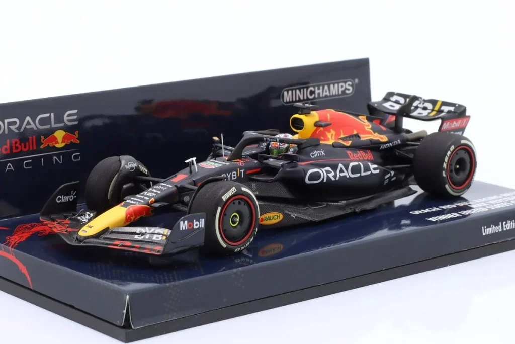 โมเดลรถ 1:43 Red Bull Racing RB18 #1 Max Verstappen ฟอร์มูล่าวัน ปี 2022 Minichamps 417221901