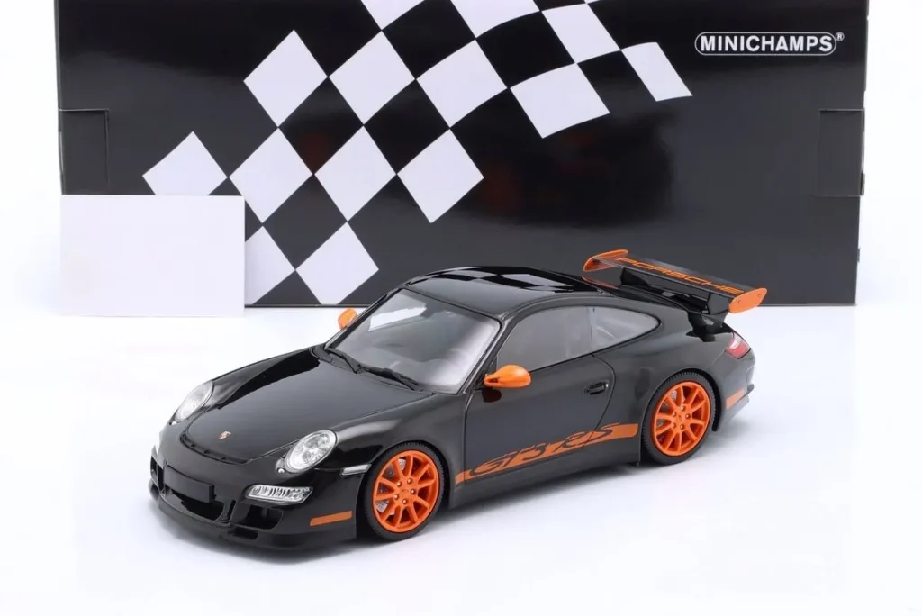 Model 1:18 Porsche 911 (997) GT3 RS year 2007 Black with orangenen Wheels & Dekor Minichamps