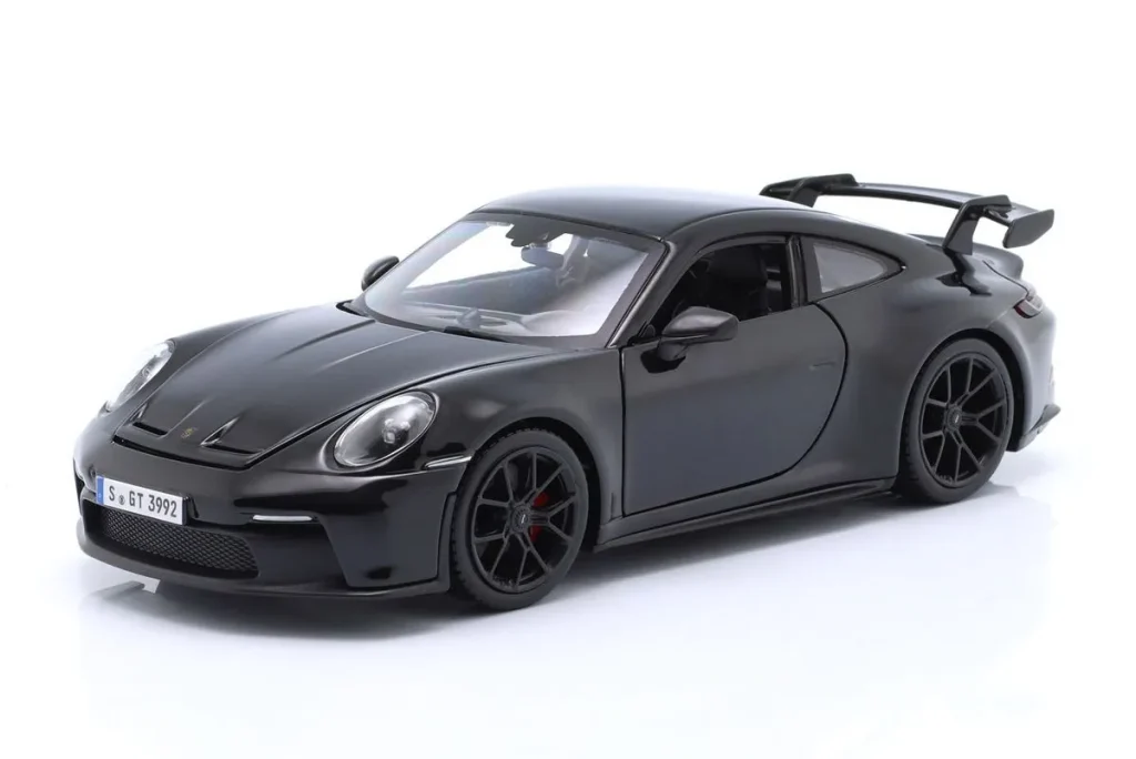 Model 1:24 Porsche 911 (992) GT3 year 2021 Black Bburago