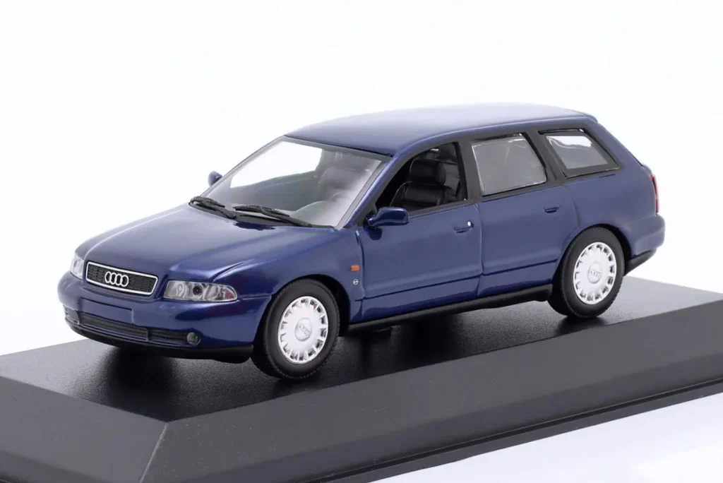 โมเดลรถ 1:43 Audi A4 Avant ปี 1995 สีน้ำเงินเข้ม Minichamps