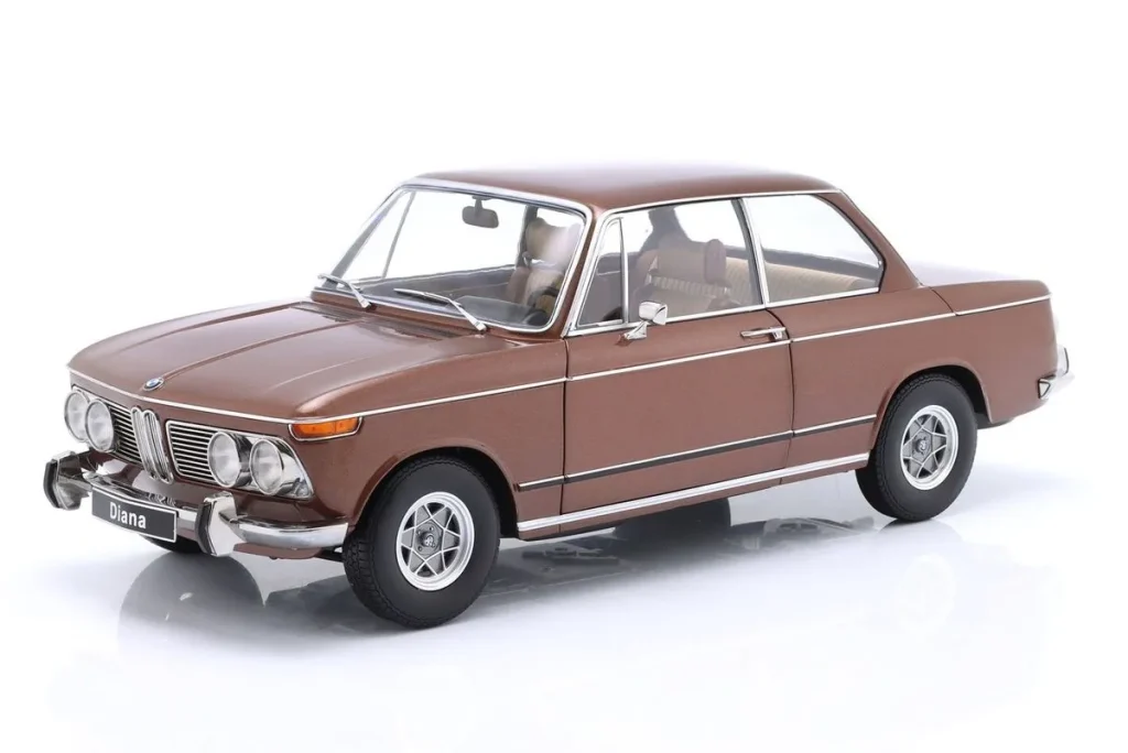 โมเดลรถ 1:12 BMW 2002 ti Diana ปี 1970 สีน้ำตาลเมทัลลิก KK-Scale