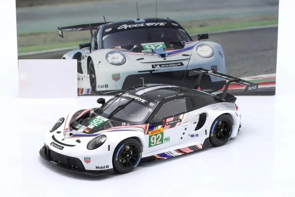 โมเดลรถ 1:18 Porsche 911 RSR-19 #92 Kevin Estre, Michael Christensen Letztes “Porsche”-การแข่งขัน / 8h Bahrain WEC ปี 2022 Ixo