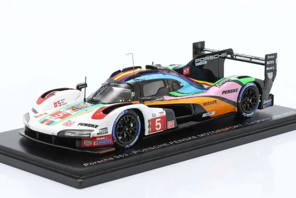 โมเดลรถ 1:43 Porsche 963 #5 Dane Cameron, Michael Christensen, Frédéric Makowiecki 24 ชั่วโมง เลอมังส์ ปี 2023 Spark