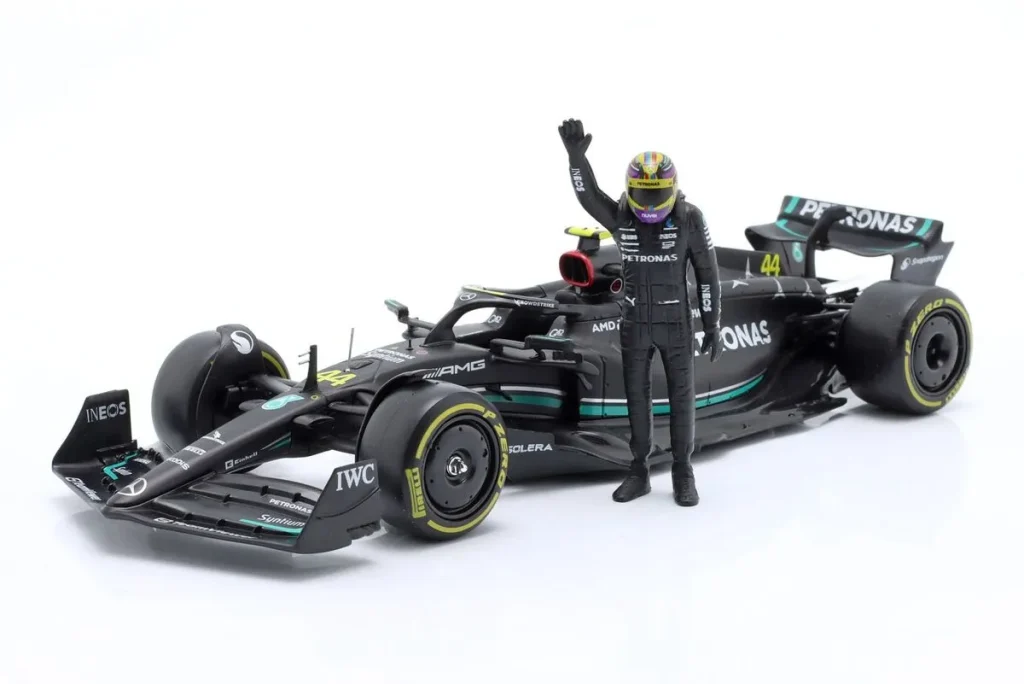 Model 1:24 Mercedes-AMG F1 W14 E Performance #44 Lewis Hamilton Formula One year 2023 Bburago 18-28037 #44