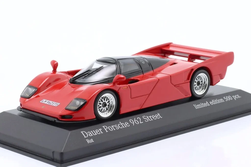 车型 1:43 Dauer Porsche 962 GT Straßenversion 年 1994 红色 Minichamps