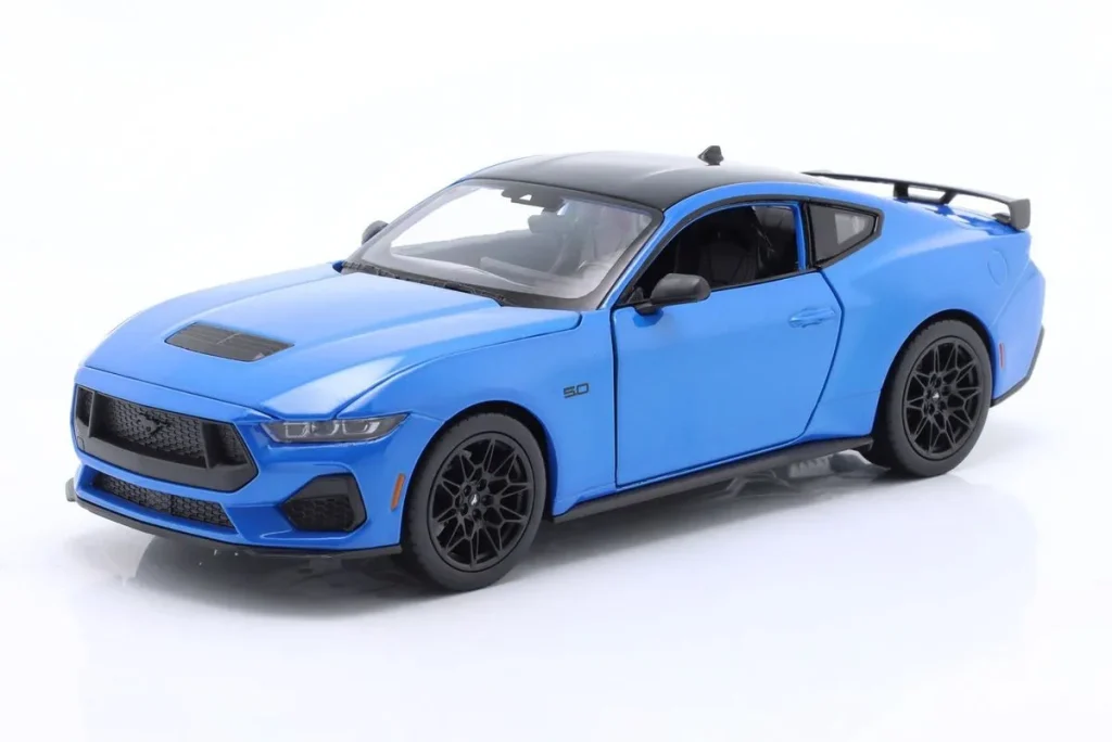 车型 1:24 Ford Mustang GT 年 2024 金属蓝 / 黑色 Welly