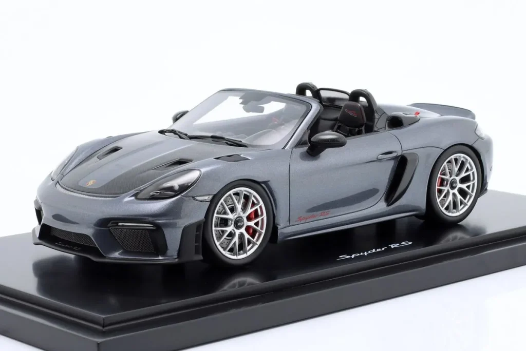 车型 1:18 Porsche 718 (982) Spyder RS 年 2024 灰色 Spark