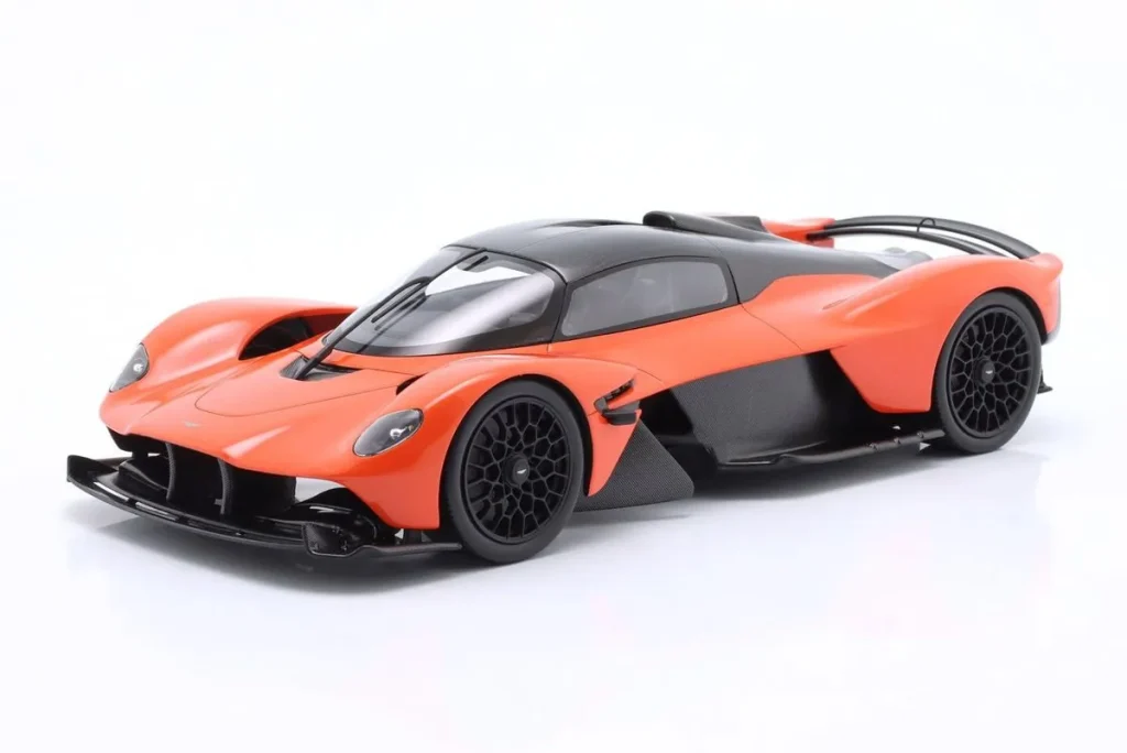 车型 1:18 Aston Martin Valkyrie 年 2021 颜色 cosmos 橙色 Schuco