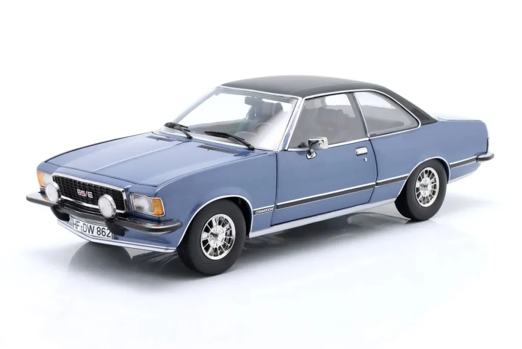โมเดลรถ 1:18 Opel Commodore B GS/E Coupé ปี 1975 สีน้ำเงินเมทัลลิก TOURING