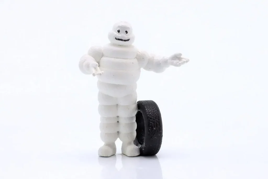 ฟิกเกอร์ 1:43 Michelin ยาง stehende สีขาว Cartrix