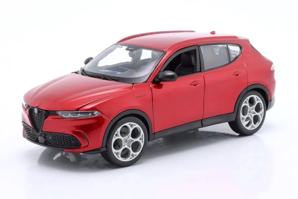 车型 1:24 Alfa Romeo Tonale 年 2022 红色 Bburago