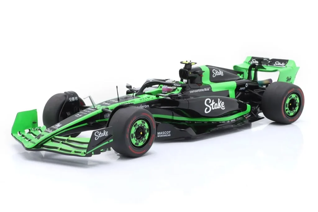 โมเดลรถ 1:18 KICK Sauber C44 #24 Zhou Guanyu อันดับ 11 Bahrain GP ฟอร์มูล่าวัน ปี 2024 Solido