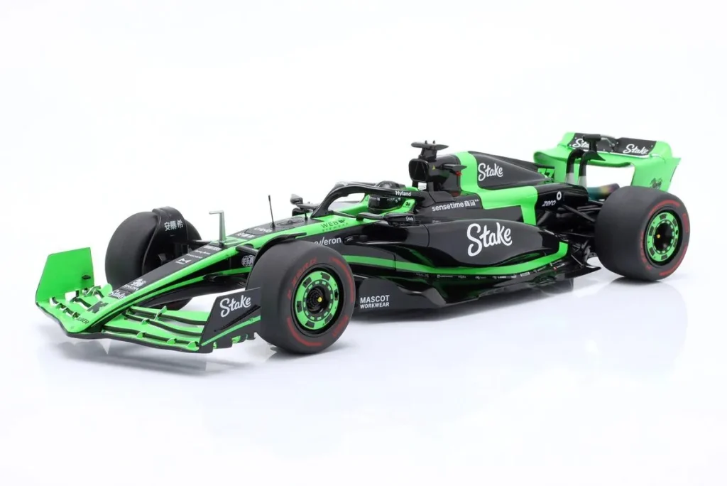โมเดลรถ 1:18 KICK Sauber C44 #77 Valtteri Bottas อันดับ 14 Japan GP (Suzuka) ฟอร์มูล่าวัน ปี 2024 Solido