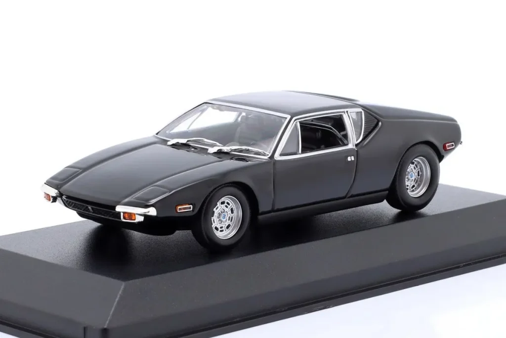 โมเดลรถ 1:43 De Tomaso Pantera ปี 1974 สีดำ Minichamps