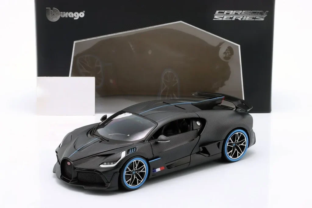 车型 1:18 Bugatti Divo “50th Anniversary” 年 2018 哑光黑 / karbon Bburago