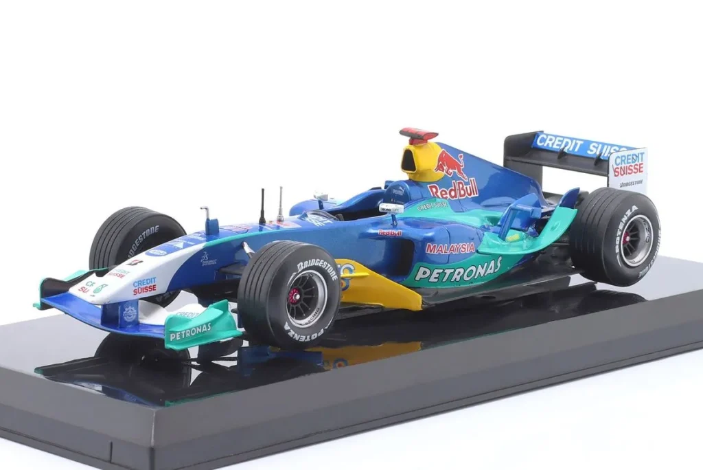 โมเดลรถ 1:24 Sauber C23 #11 Giancarlo Fisichella ปี 2004 Premium Collectibles