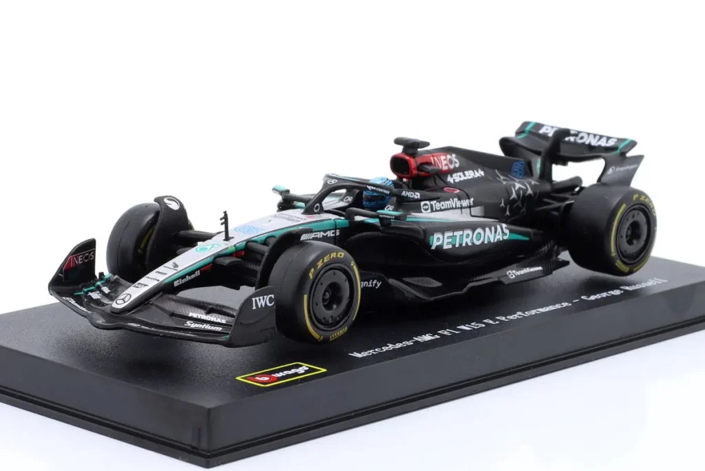 โมเดลรถ 1:43 Mercedes-AMG F1 W15 E #63 George Russell ฟอร์มูล่าวัน ปี 2024 Bburago