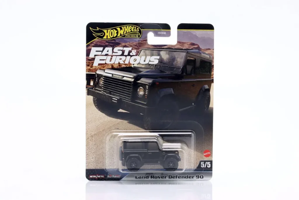 โมเดลรถ 1:64 Land Rover Defender 90 สีดำ HotWheels