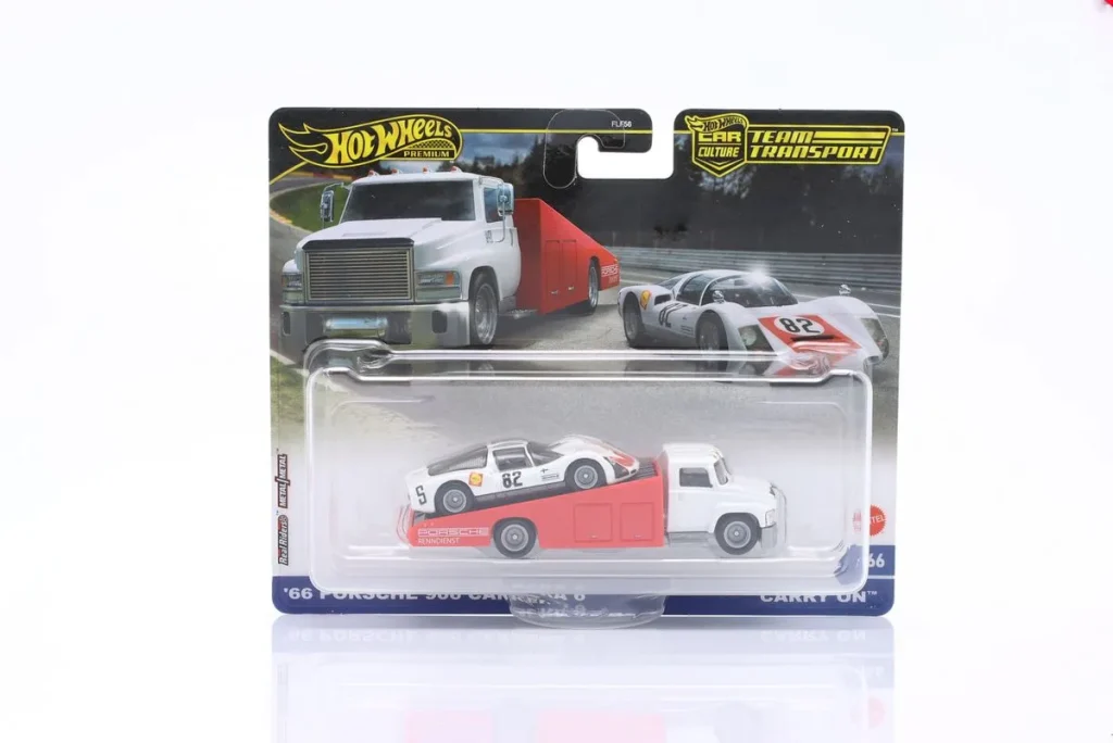 โมเดลรถ 1:64 Porsche 906 Carrera 6 & Carry on Truck ปี 1966 HotWheels