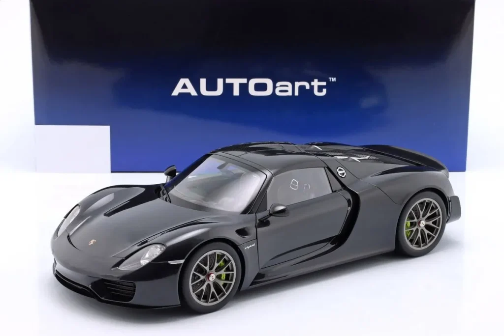 โมเดลรถ 1:12 Porsche 918 Spyder พร้อม Weissach Package ปี 2013 สีดำเมทัลลิก AUTOart