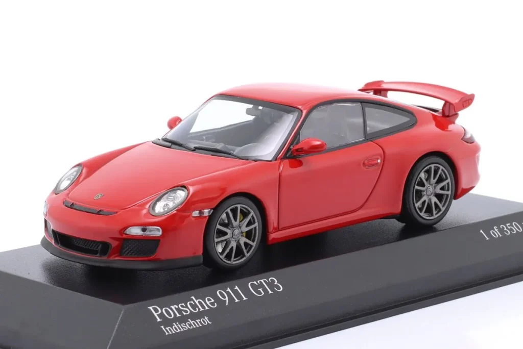 โมเดลรถ 1:43 Porsche 911 (997) GT3 ปี 2009 สีแดงอินเดีย Minichamps