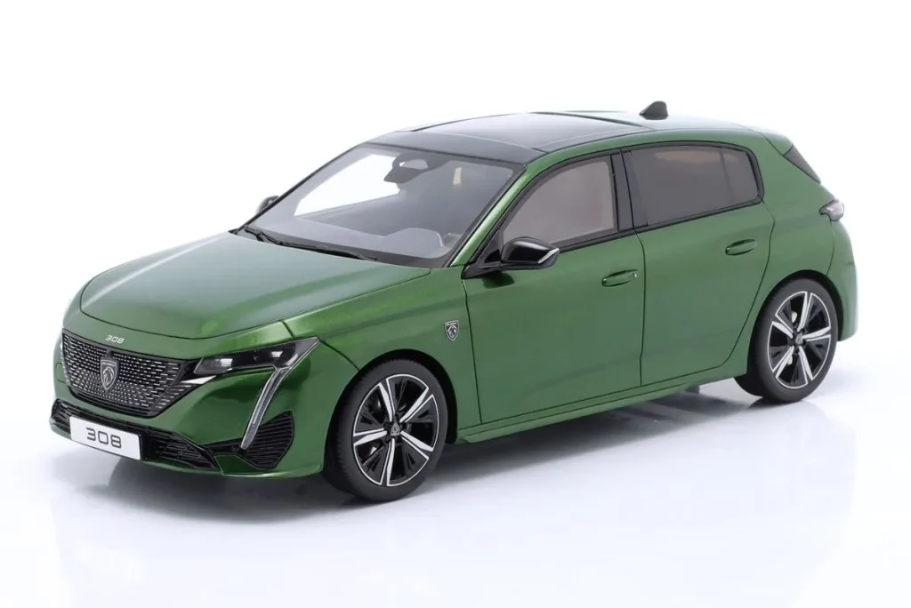 โมเดลรถ 1:18 Peugeot 308 GT ปี 2022 สีเขียวมะกอก Ottomobile