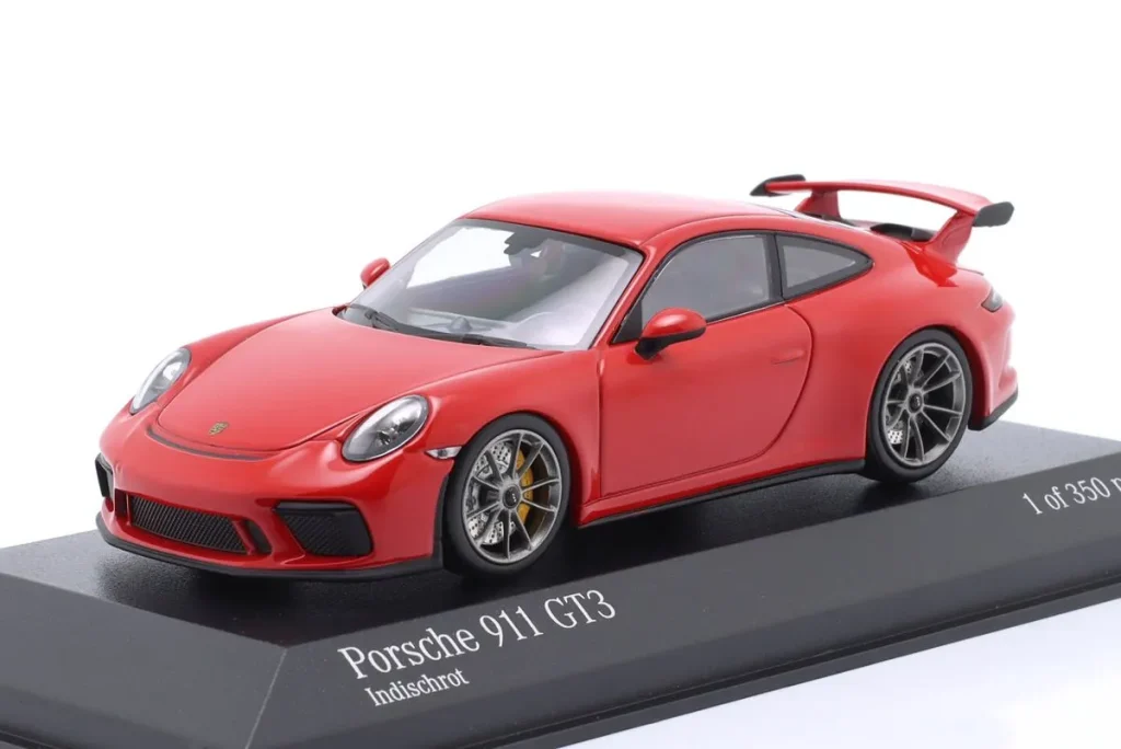 โมเดลรถ 1:43 Porsche 911 GT3 ปี 2017 สีแดง Minichamps