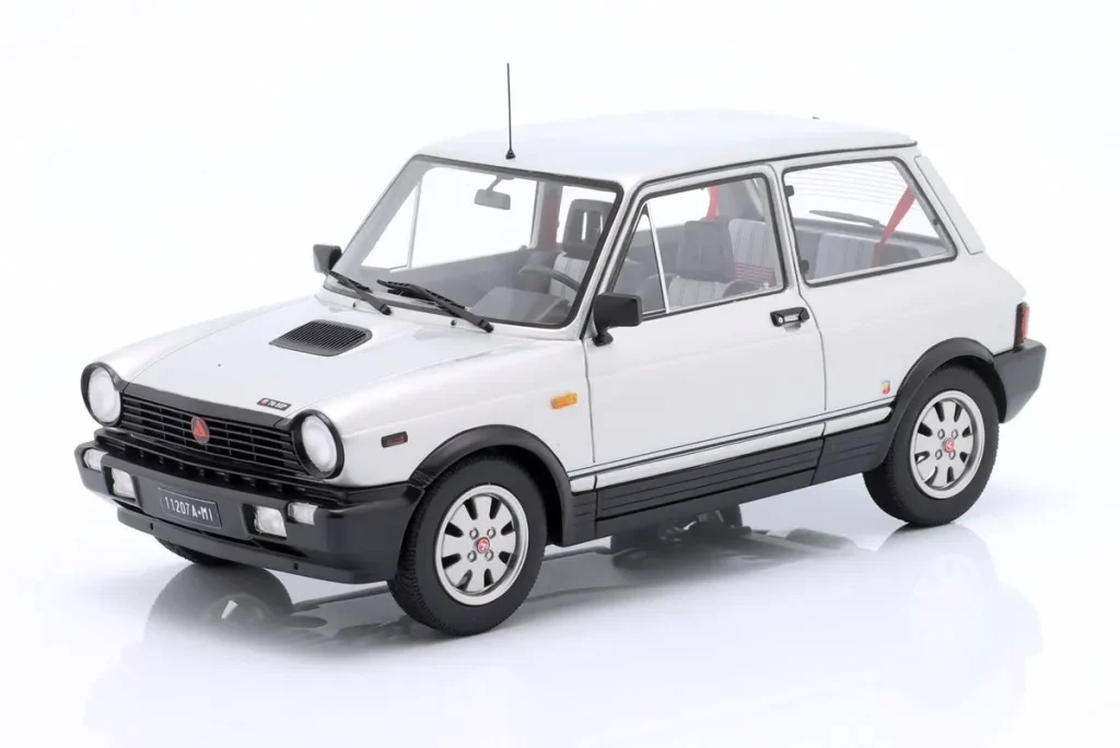 โมเดลรถ 1:18 Autobianchi A112 Abarth VII-Series ปี 1984 สีเงิน MAXIMA Scale Model