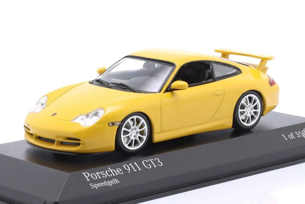 โมเดลรถ 1:43 Porsche 911 GT3 ปี 2003 สีเหลืองสปีด Minichamps