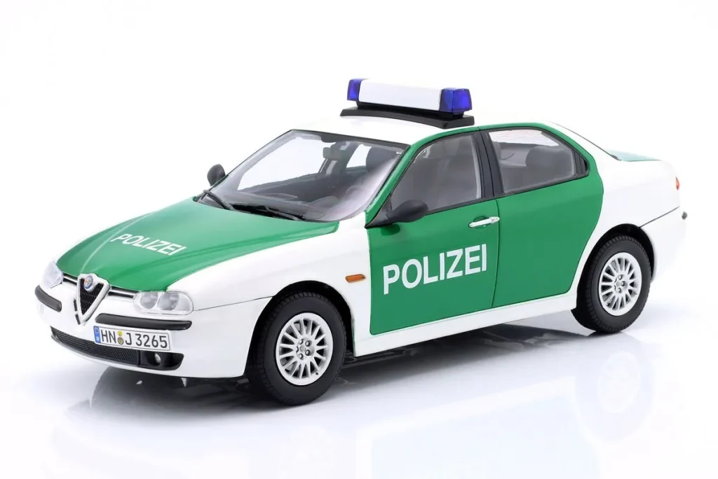 โมเดลรถ 1:18 Alfa Romeo 156 Polizei Deutschland ปี 1998 สีขาวเขียว Triple9