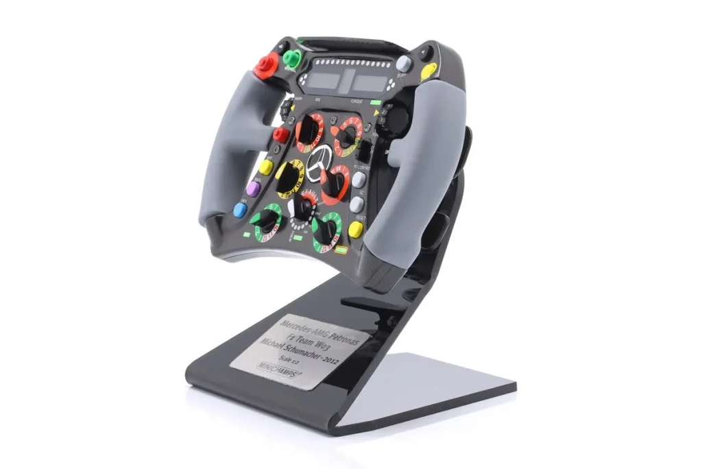 โมเดลรถ 1:2 Mercedes F1 W03 Michael Schumacher ฟอร์มูล่าวัน ปี 2012 Minichamps