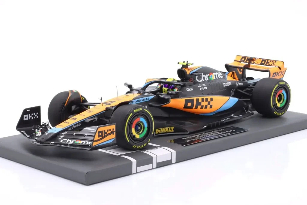 โมเดลรถ 1:18 McLaren MCL60 #4 Lando Norris ฟอร์มูล่าวัน ปี 2023 Minichamps 537233004