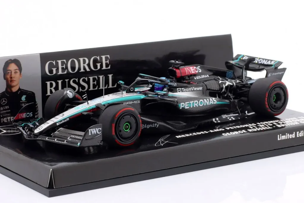 โมเดลรถ 1:43 Mercedes-AMG F1 W15 E Performance #63 George Russell ฟอร์มูล่าวัน ปี 2024 Minichamps 410241263