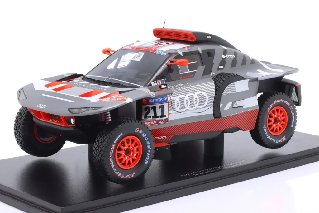 车型 1:18 Audi RS Q e-tron E2 #211 Mattias Ekström, Emil Bergkvist 排名 14 拉力赛 Dakar 年 2023 Spark