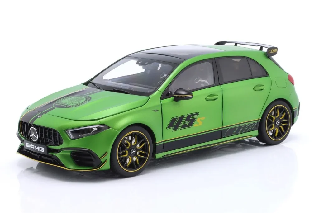 โมเดลรถ 1:18 Mercedes-Benz AMG A 45 S 4Matic สีเขียว hell magno NZG