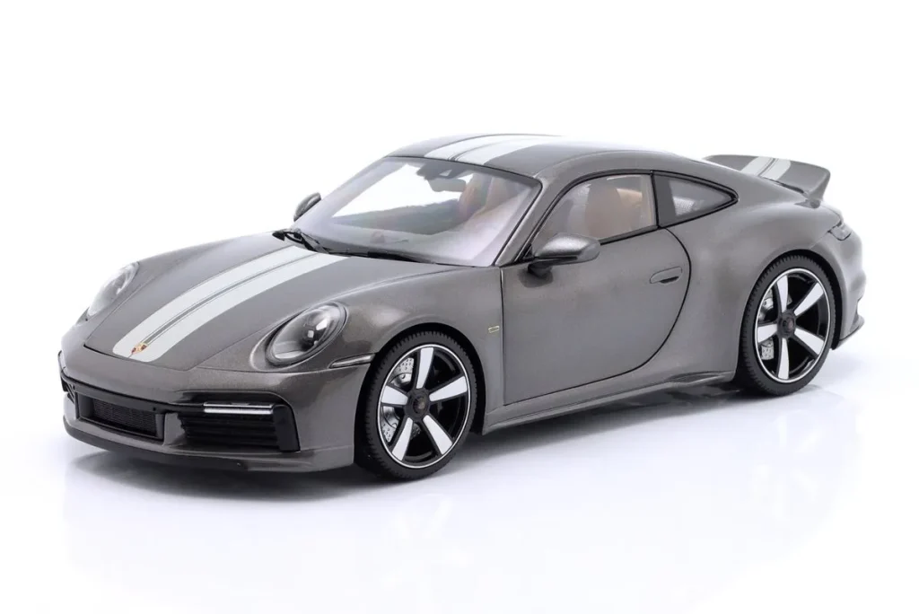 โมเดลรถ 1:18 Porsche 911 (992) Sport Classic ปี 2022 สีเทาเมทัลลิก Minichamps
