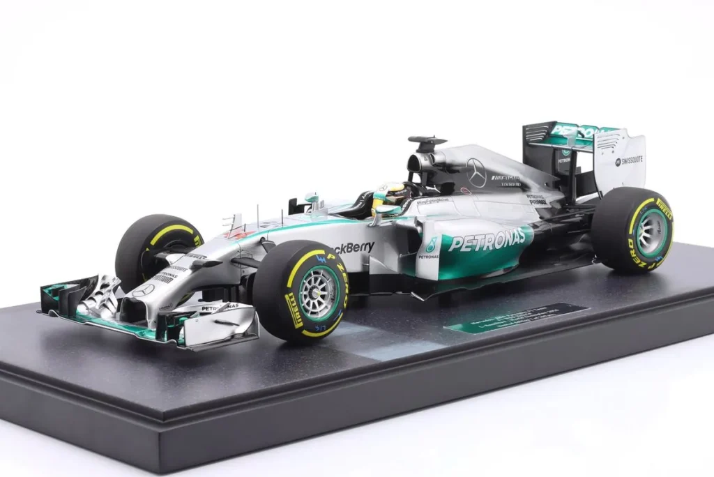 โมเดลรถ 1:12 Mercedes F1 W05 Hybrid #44 Lewis Hamilton ฟอร์มูล่าวัน ปี 2014 Minichamps