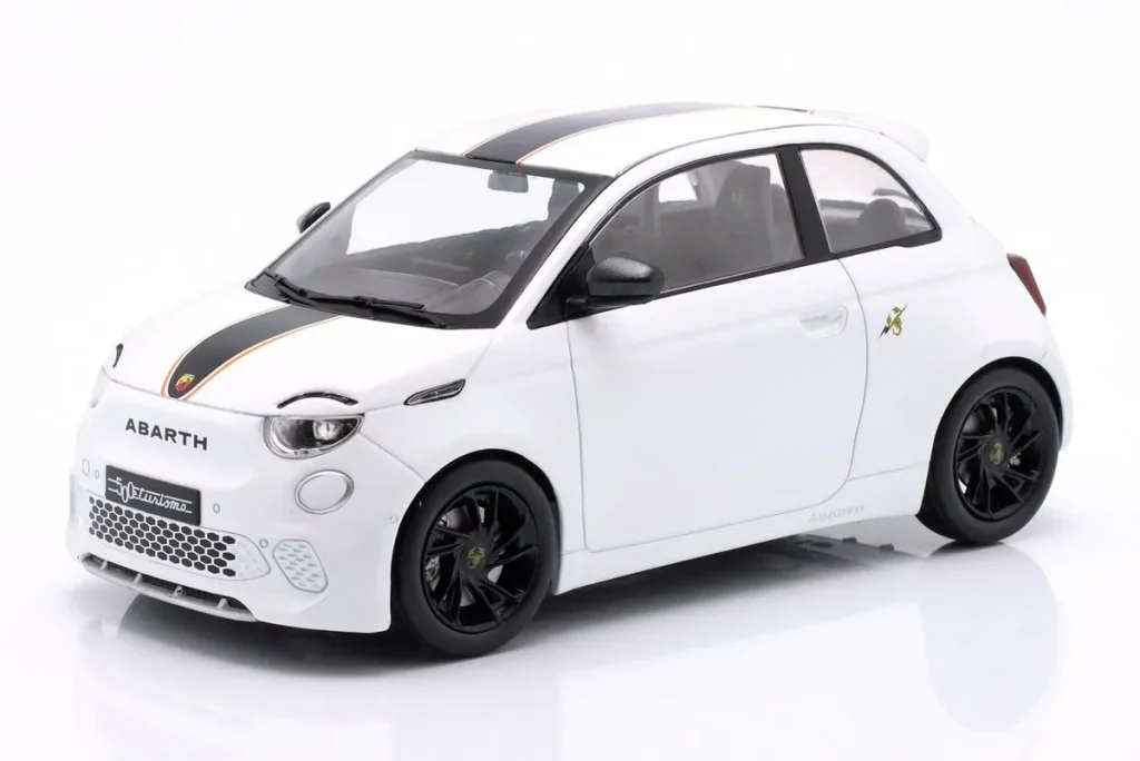 车型 1:18 Fiat 500e Abarth 年 2024 白色 Ixo