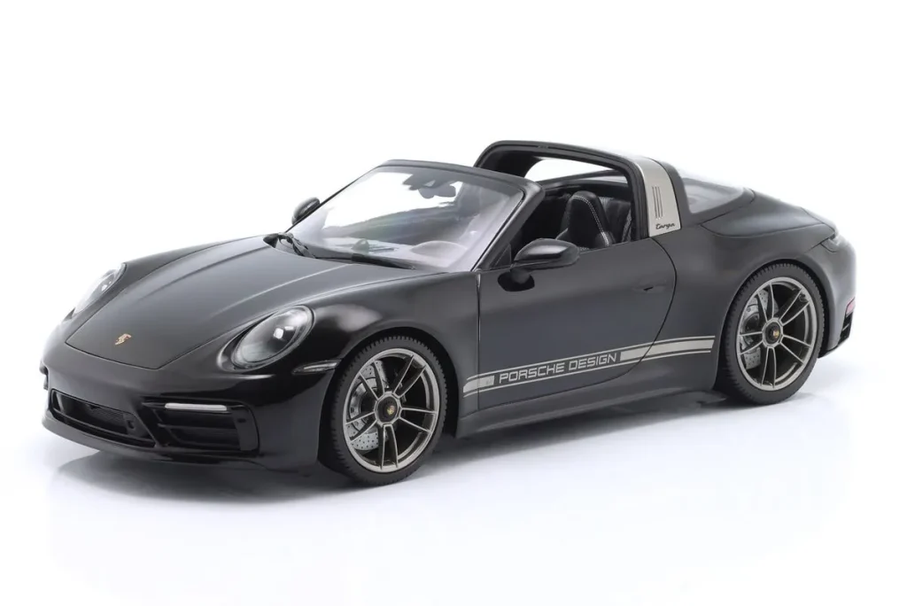 车型 1:18 Porsche 911 (992) Targa 4 GTS “50 Jahre Porsche Design” 黑色 Minichamps
