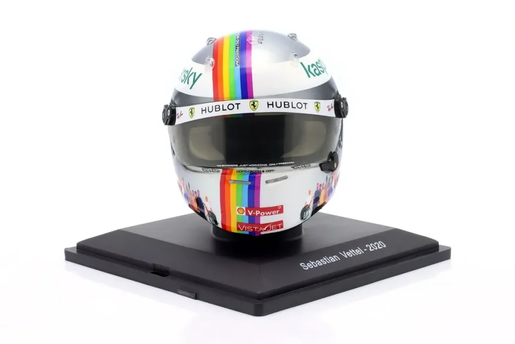 仿真赛车头盔 1:5 Ferrari SF1000 #5 Sebastian Vettel 一级方程式年 2020 Spark MW8ALA0077