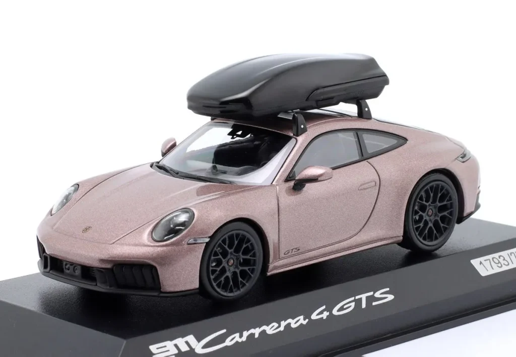 车型 1:43 Porsche 911 (992.2) Carrera 4 GTS 年 2024 Minichamps