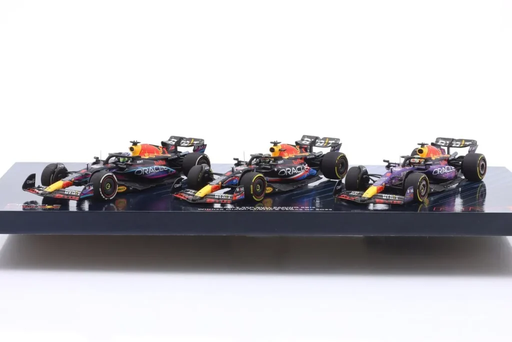 โมเดลรถ 1:43 Red Bull RB19 #1 Max Verstappen ผู้ชนะ Miami & USA (Austin) & Las Vegas GP ฟอร์มูล่าวัน แชมป์โลก ปี 2023 Minichamps