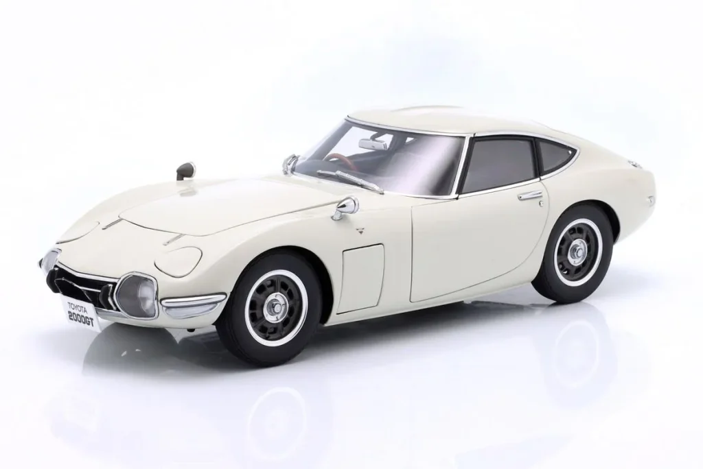 โมเดลรถ 1:18 Toyota 2000GT ปี 1967 สีขาว AUTOart
