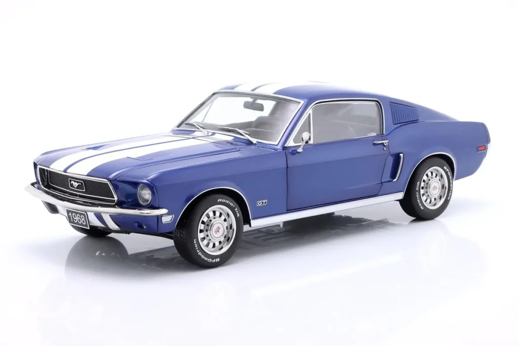 车型 1:12 Ford Mustang GT Fastback 年 1968 金属蓝 / 白色 KK-Scale