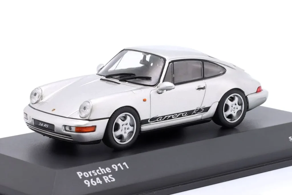 โมเดลรถ 1:43 Porsche 911 (964) ปี 1994 สีเงิน Solido