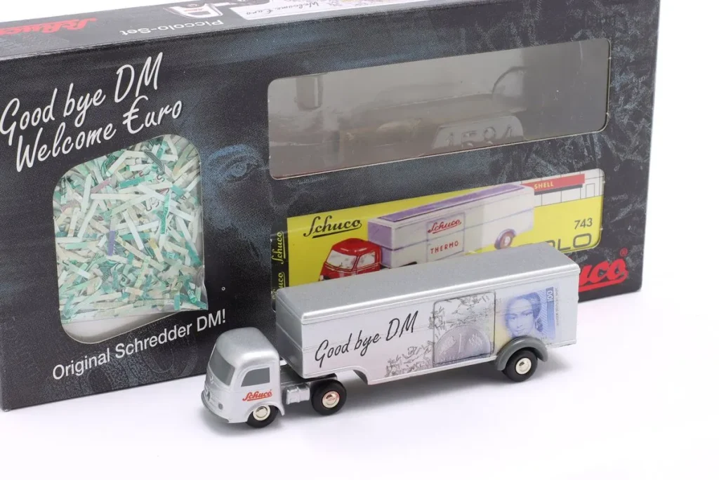 车型 1:90 Mercedes-Benz LPS 328 Sattelzugmaschine 银色 Schuco