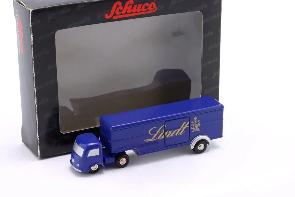 车型 1:90 Mercedes-Benz Sattelzugmaschine Lindt 蓝色 Schuco