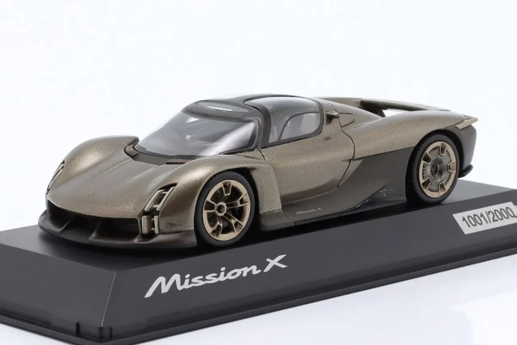 โมเดลรถ 1:43 Porsche Mission X สี rocket เมทัลลิก (bronze metallic) Spark