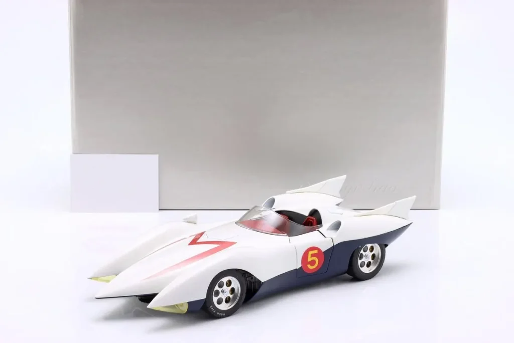 โมเดลรถ 1:18 Hamilton Speed Racer Mach 5 สีขาว Schwyn Haas